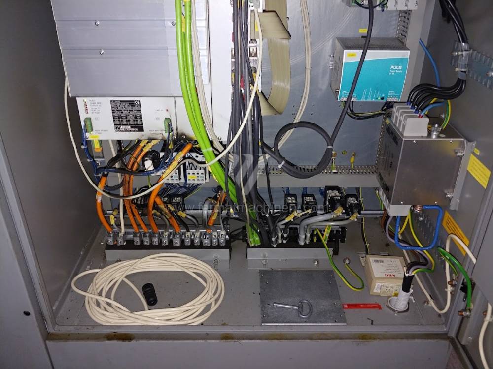 DMC 835 V