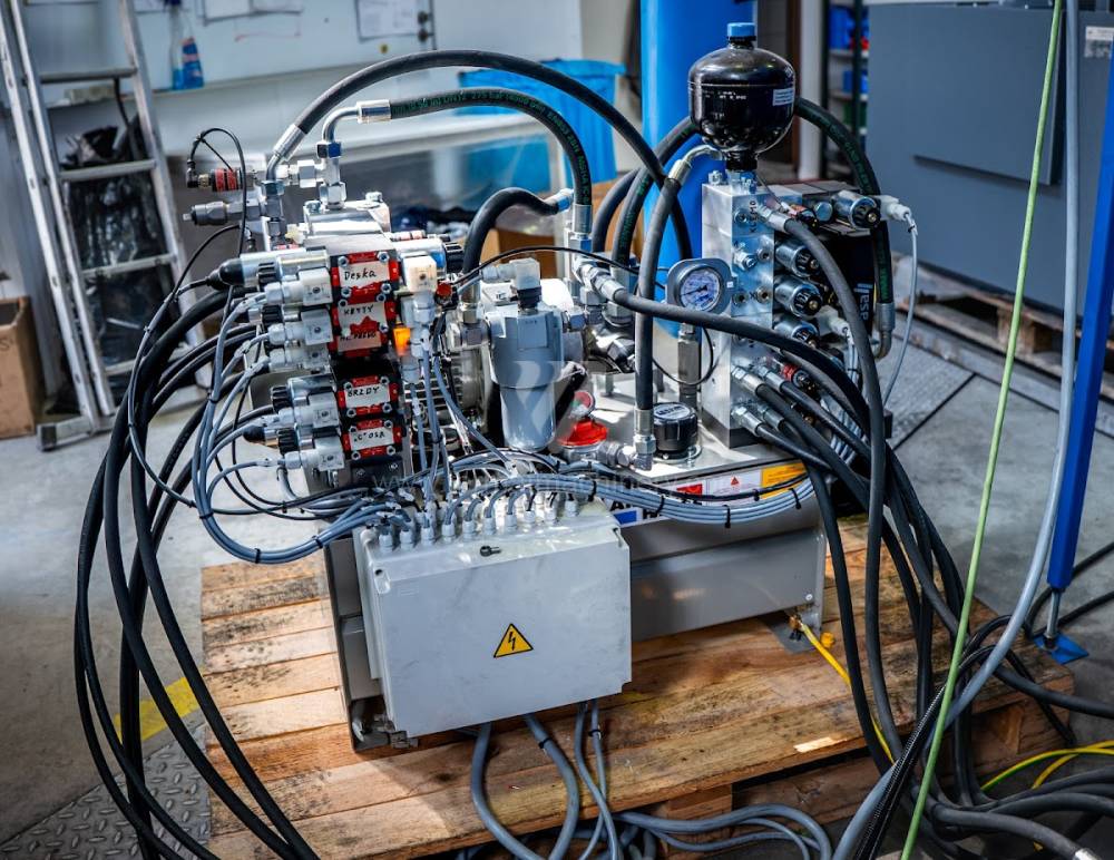 SKIQ 16 CNC