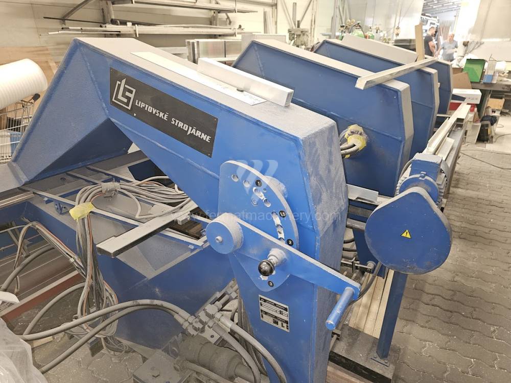 XOS 4000/2