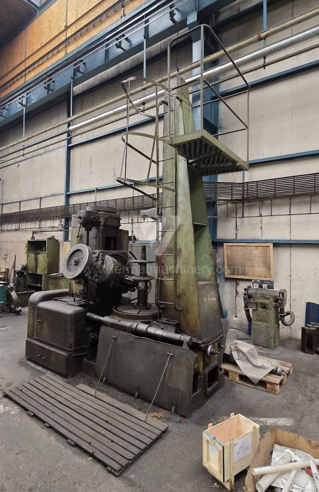 Maquinaria para fabricación de engranajes / Máquina de tallar engranajes por fresa-madre / FO 10
