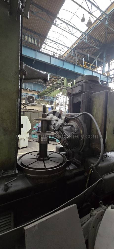 Maquinaria para fabricación de engranajes / Máquina de tallar engranajes por fresa-madre / FO 10