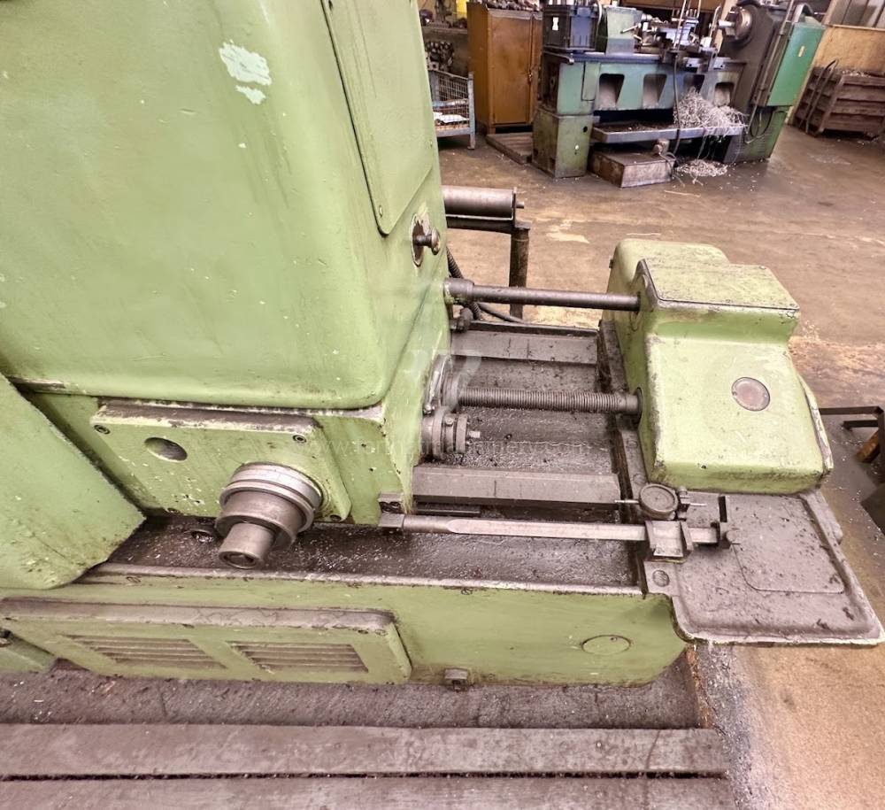 Maquinaria para fabricación de engranajes / Máquina de tallar engranajes por fresa-madre / FD 500