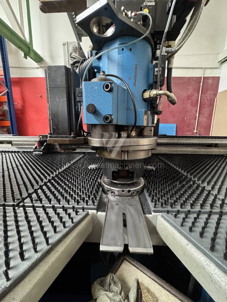 Misceláneas / Máquina de corte y punzonado / ZX 1250/30 CNC