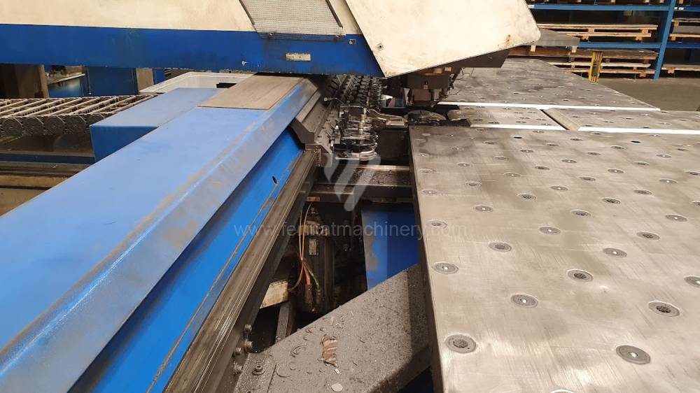 Misceláneas / Máquina de corte y punzonado / TRUMATIC 3000 R