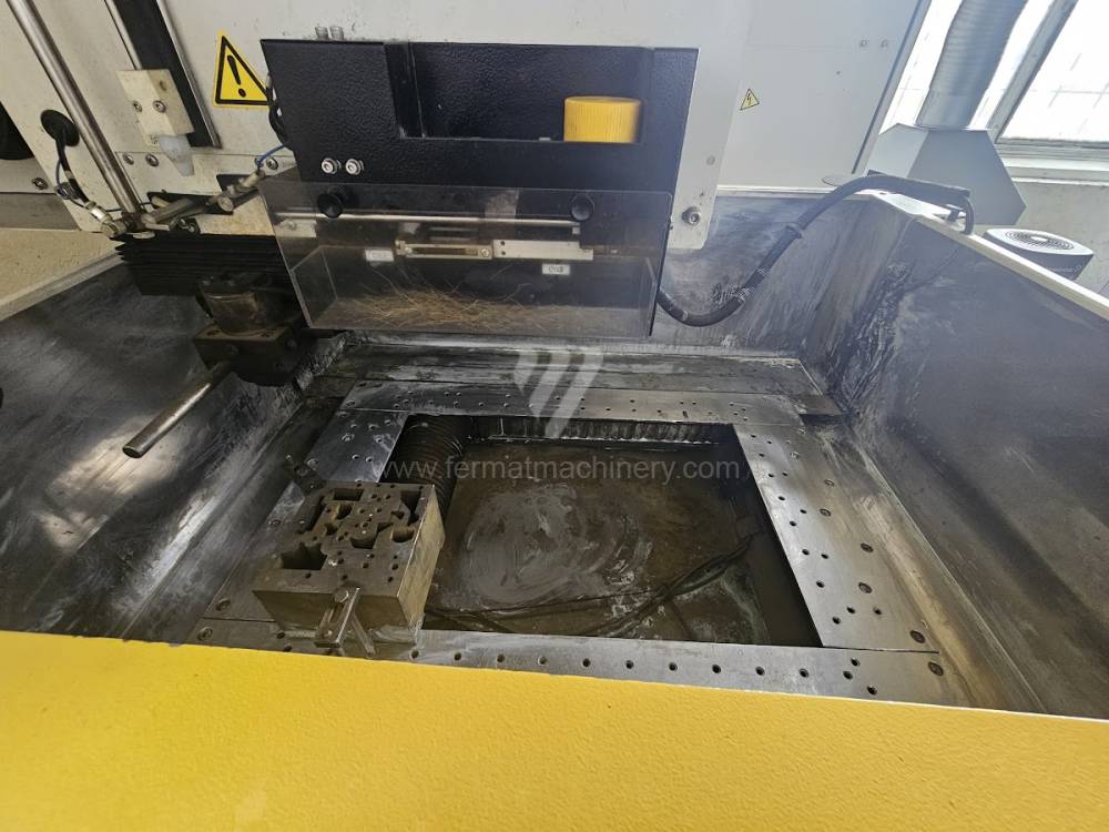 Tajar equipo  / Cortador de alambre / ROBOCUT Alfa-C600iA