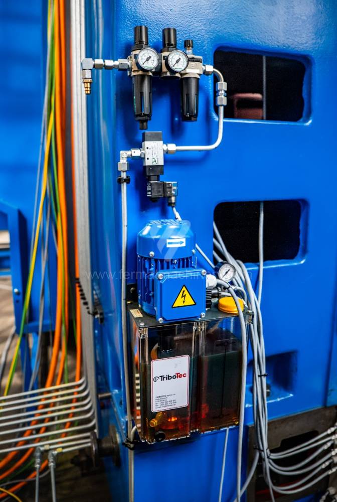SKIQ 16 CNC