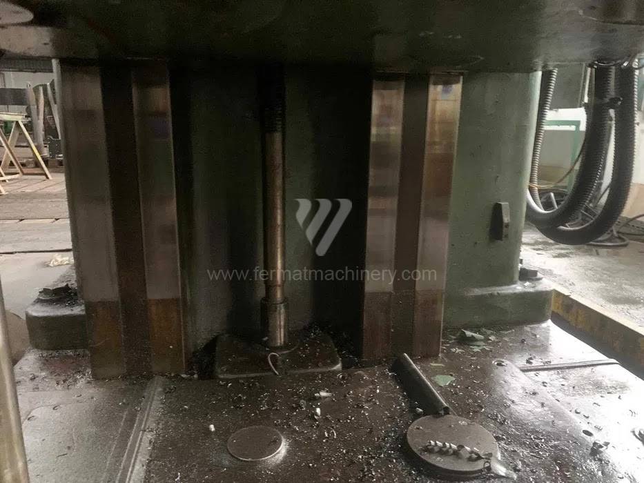 Vízszintes fúrómaró / Asztallapos - orsóátmérő 90 mm - től nagyobb / HWC-P 110