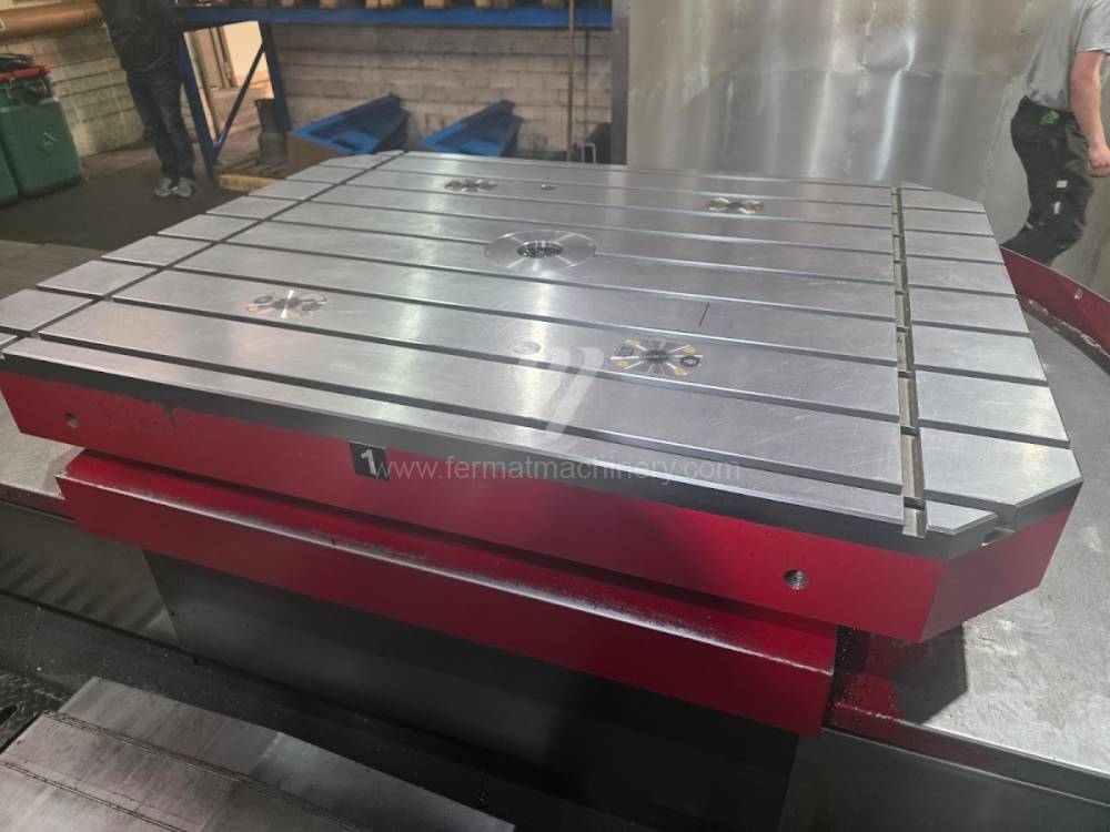Vízszintes fúrómaró / Asztallapos - orsóátmérő 90 mm - től nagyobb / WFT 11 CNC
