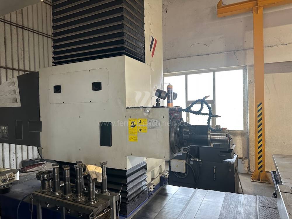 Vízszintes fúrómaró / Asztallapos - orsóátmérő 90 mm - től nagyobb / WHN 13 P CNC