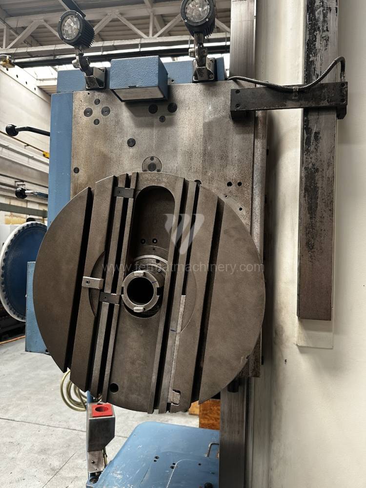 Vízszintes fúrómaró / Asztallapos - orsóátmérő 90 mm - től nagyobb / W 100 A