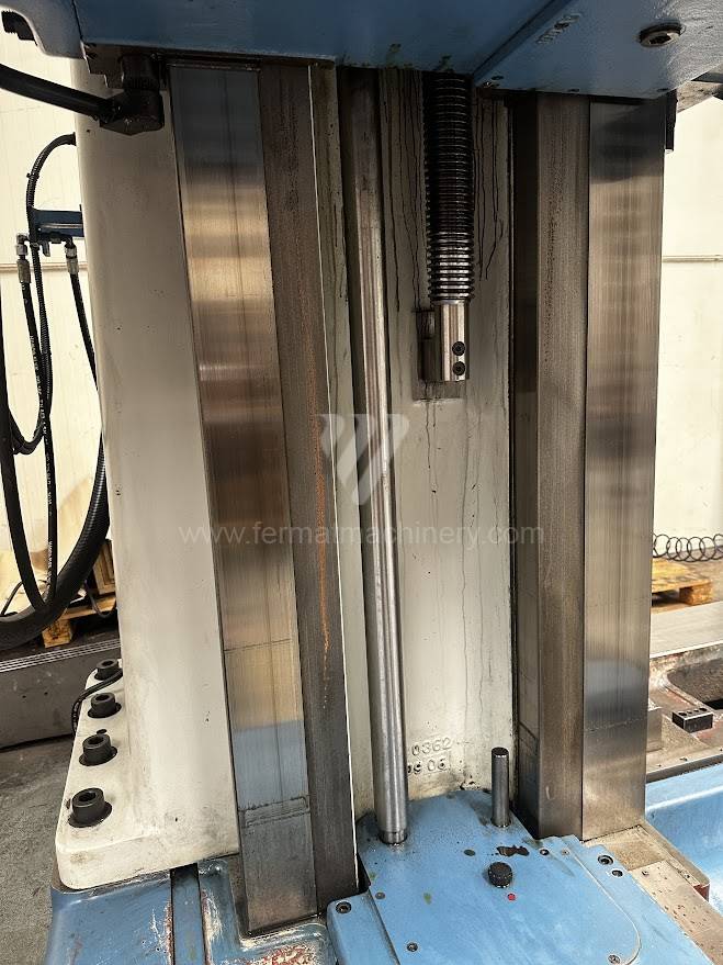 Vízszintes fúrómaró / Asztallapos - orsóátmérő 90 mm - től nagyobb / W 100 A