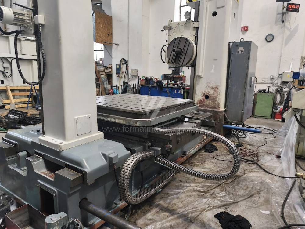 Vízszintes fúrómaró / Asztallapos - orsóátmérő 90 mm - től nagyobb / W 100 A 