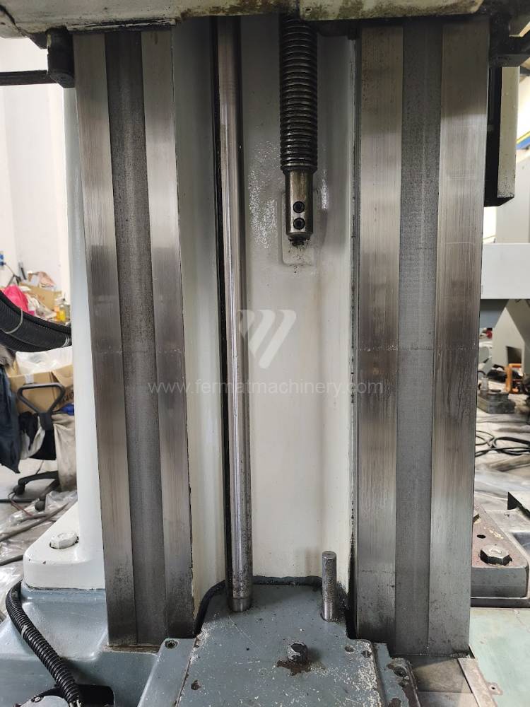 Vízszintes fúrómaró / Asztallapos - orsóátmérő 90 mm - től nagyobb / W 100 A 