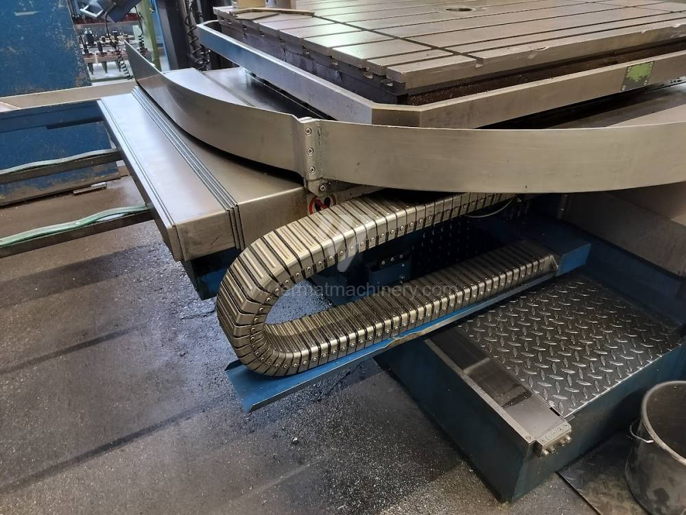 Vízszintes fúrómaró / Asztallapos - orsóátmérő 90 mm - től nagyobb / WH 105 CNC
