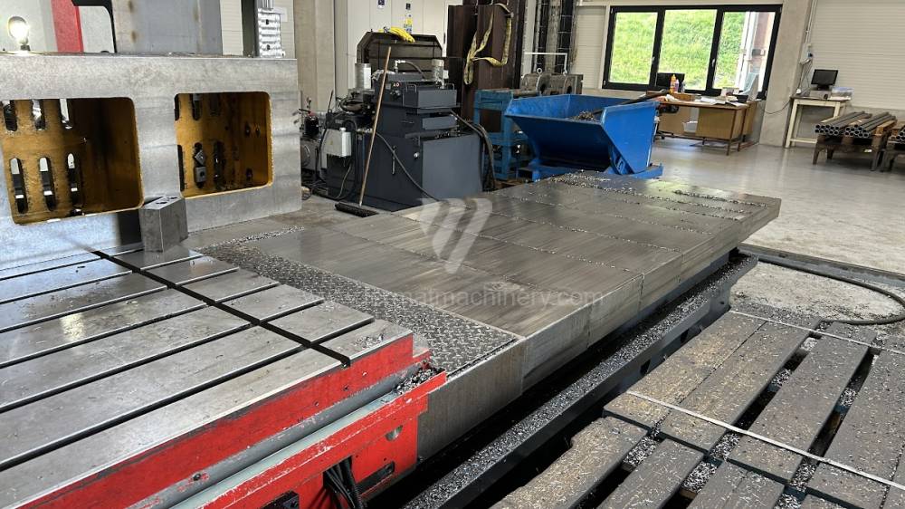 Vízszintes fúrómaró / Asztallapos - orsóátmérő 90 mm - től nagyobb / WHN 13 P CNC