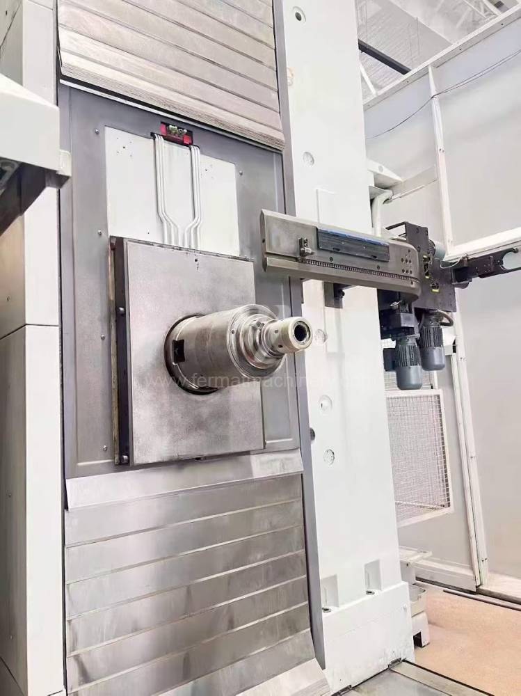 Vízszintes fúrómaró / Asztallapos - orsóátmérő 90 mm - től nagyobb / WHQ 15 CNC