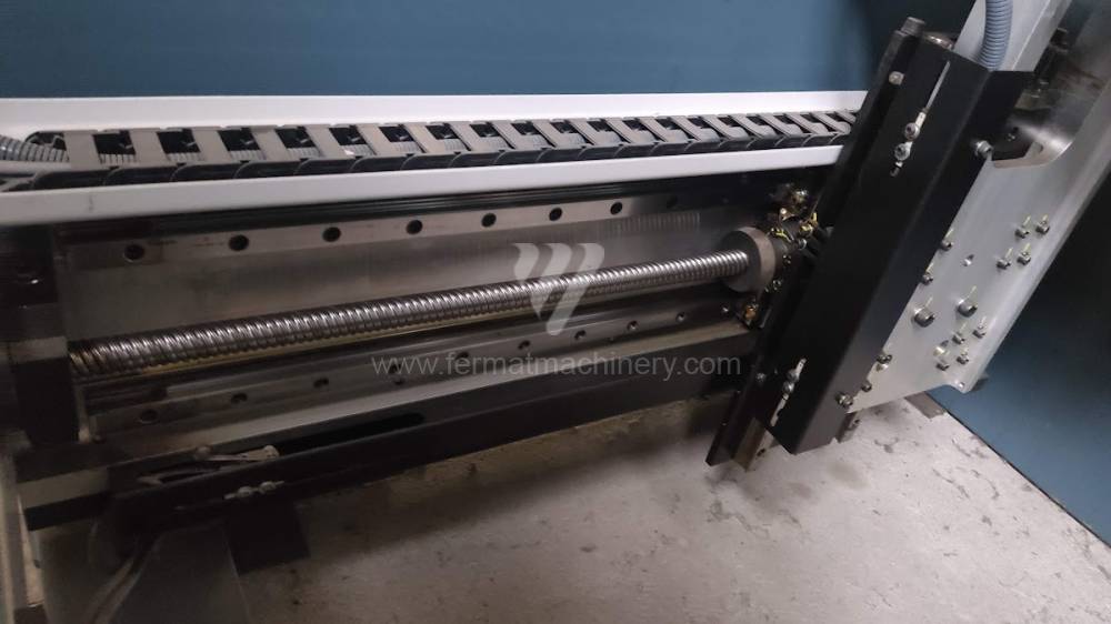AD-R 2060