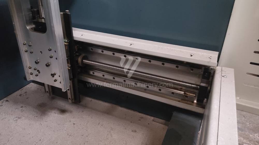 AD-R 2060