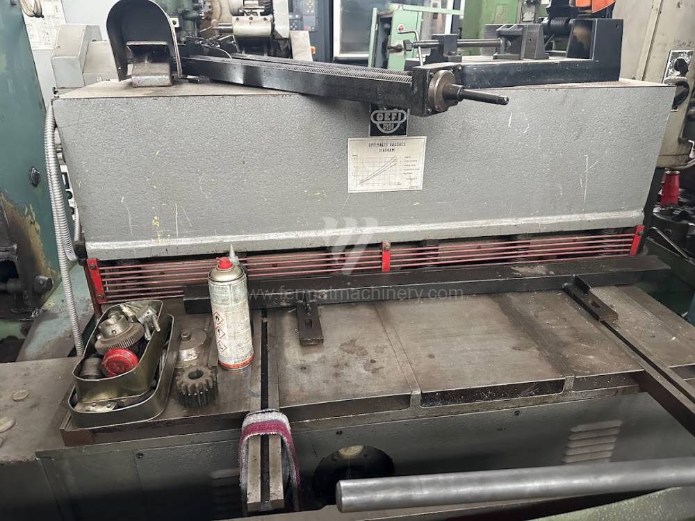 Ножницы для резки металла / Гильотинные  ножницы / LV 3,5/1250